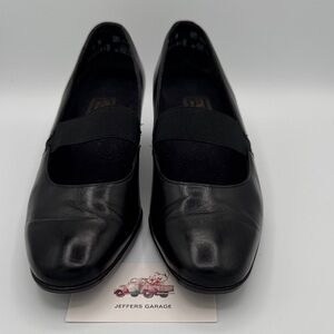 Munro Classic Black Heels